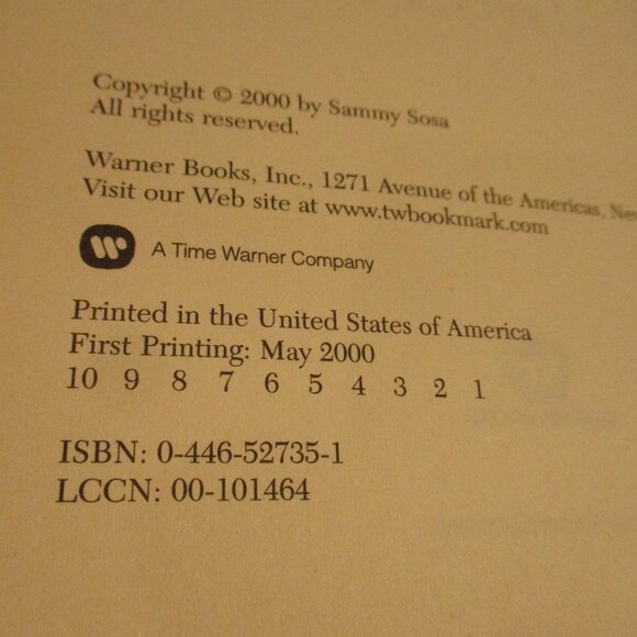 Sammy Sosa Small Black White Graphic Autobiography Baseball Reading Book - Picture 3 of 5